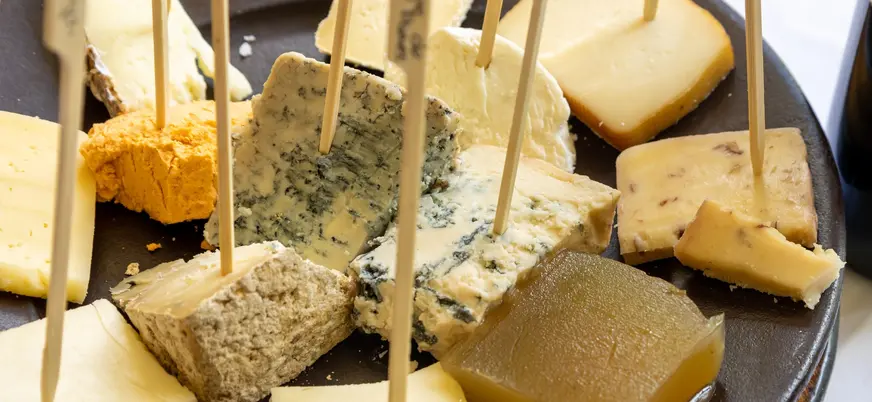 Selección de quesos asturianos en el tour gastronómico por Gijón