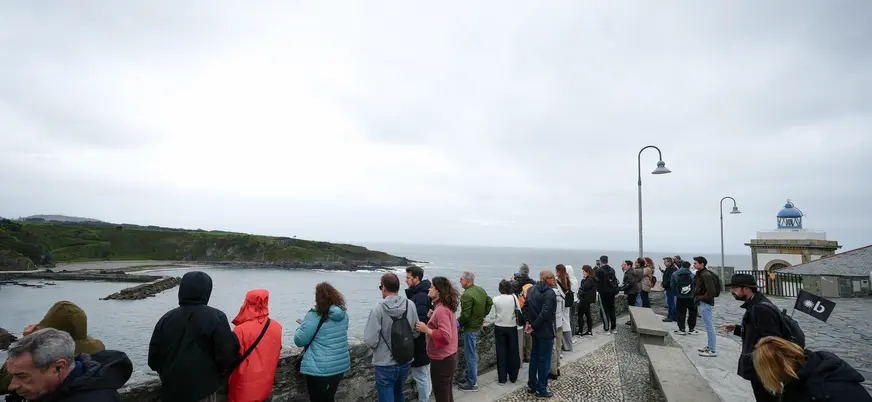 grupo buendía visitando luarca asturias españa