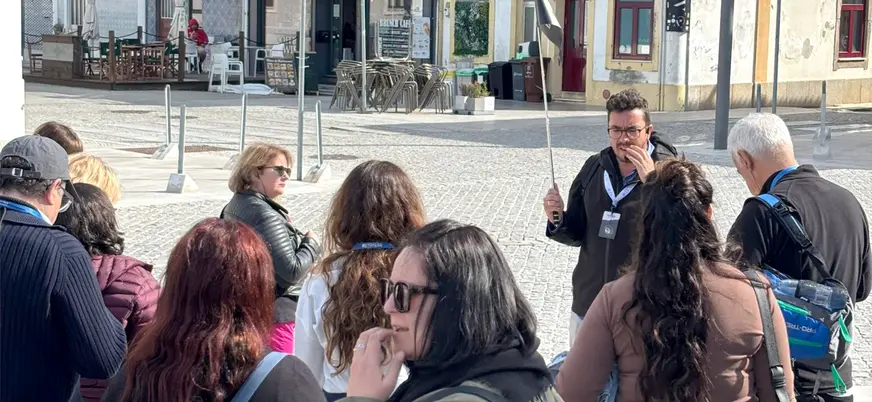 Guía de buendía explicando en Aveiro