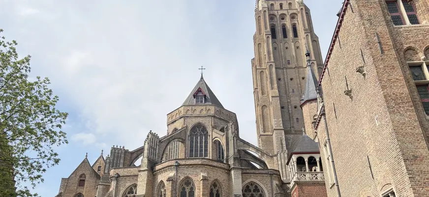Iglesia de nuestra señora en Brujas, Bélgica