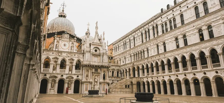 Patio interior del Palacio Ducal en Venecia