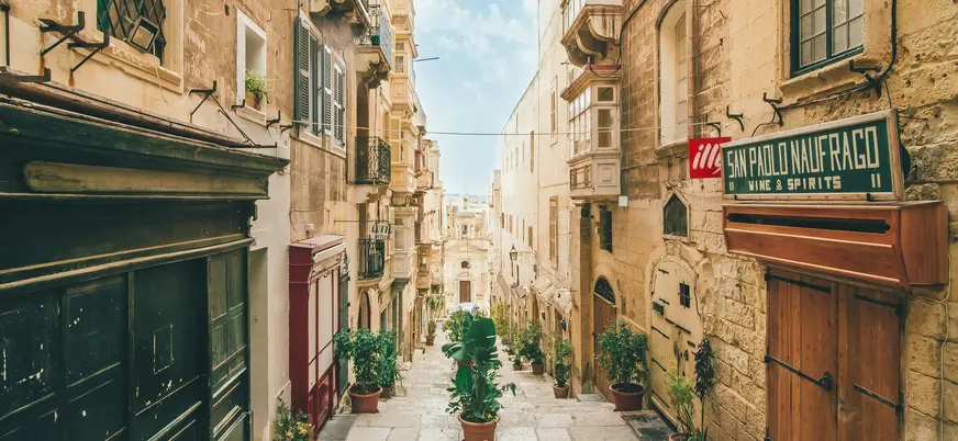 Calle y cartel de San Paolo Naufrago en La Valeta, Malta