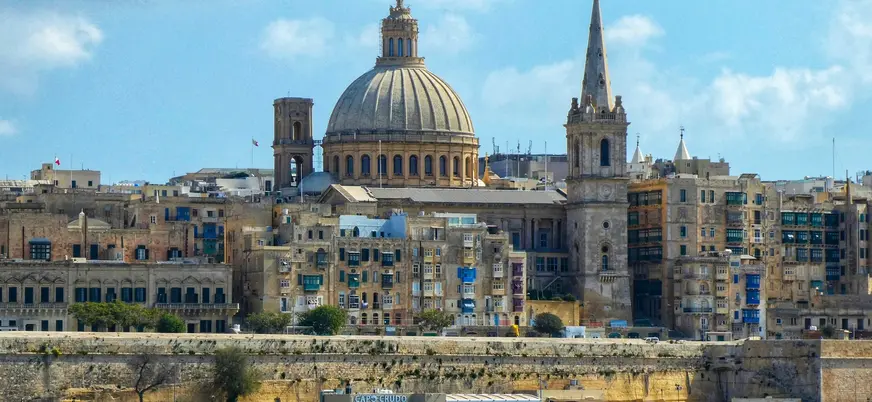Basílica del Carmen y aguja de San Pablo en La Valeta, Malta