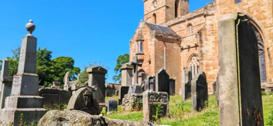lápida tallada y cementerio st michael linlithgow escocia