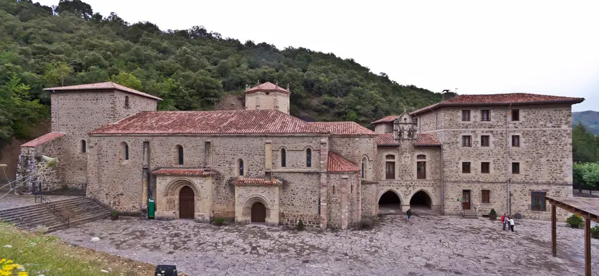 Monasterio de Santo Toribio de Liébana en Cantabria, España