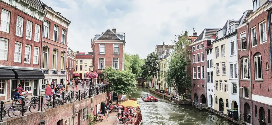 Oudegracht canales del centro de Utrecht Holanda Países bajos