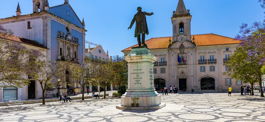 plaza república aveiro portugal