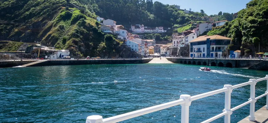 Puerto de Cudillero en Asturias