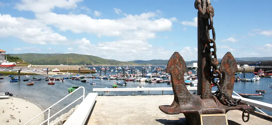 Puerto Finisterre a Coruña, España