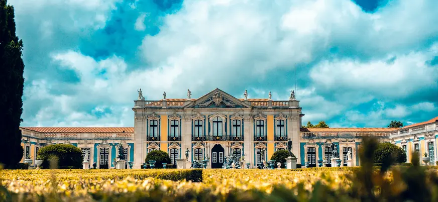 Faro del Cabo da Roca con vistas al Atlántico, cerca de Sintra, Portugal