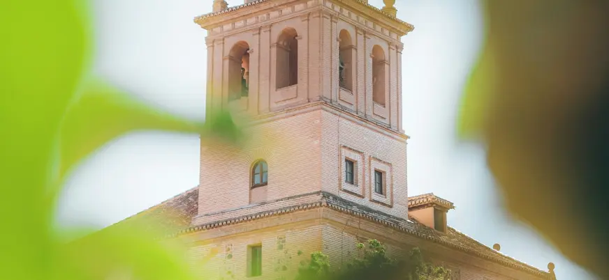 Torre de la Iglesia de Santa María de la Alhambra en Granada