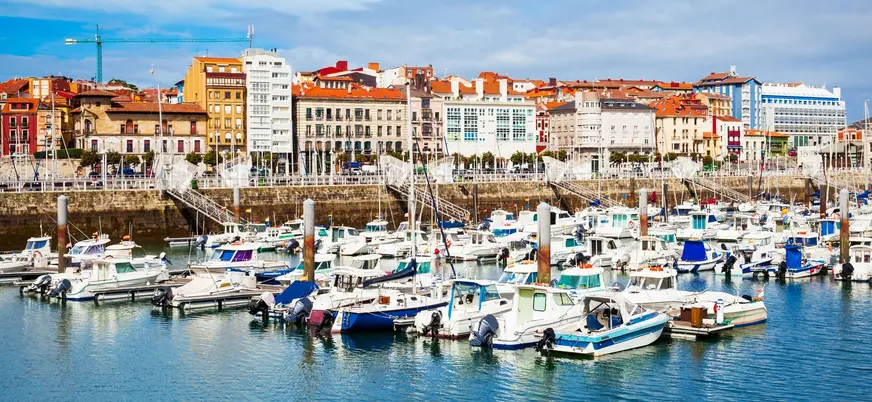 Puerto deportivo de Gijón