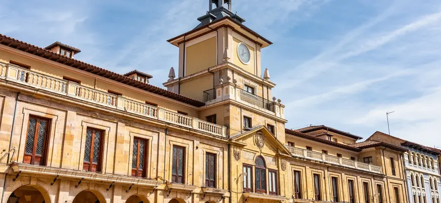 Fachada del Ayuntamiento de Oviedo