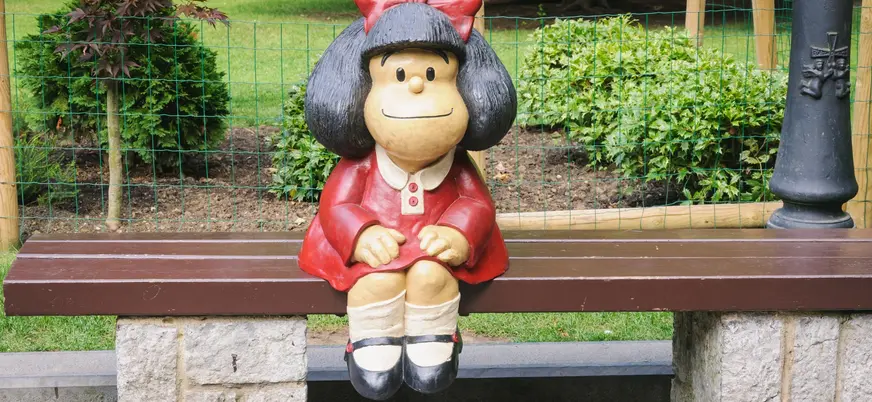 Estatua de Mafalda en el Parque San Francisco, Oviedo