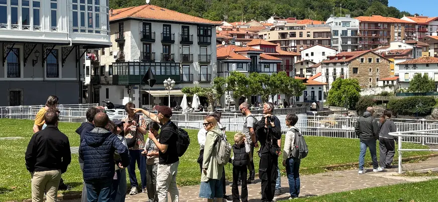 visitando Mundaka con buendía excursión de un día