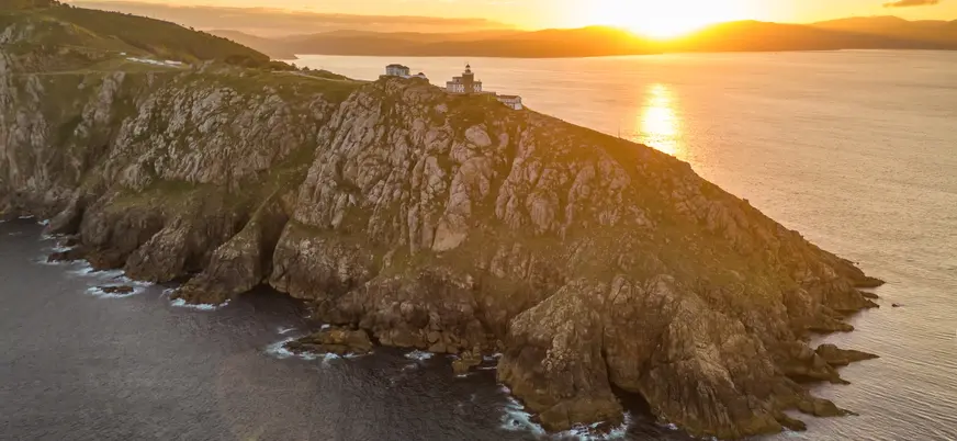 vistas aéreas del Faro del Cabo, Finisterre