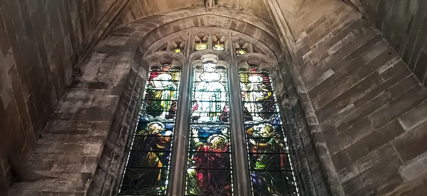 vitral gótico bóveda piedra interior iglesia st michaels