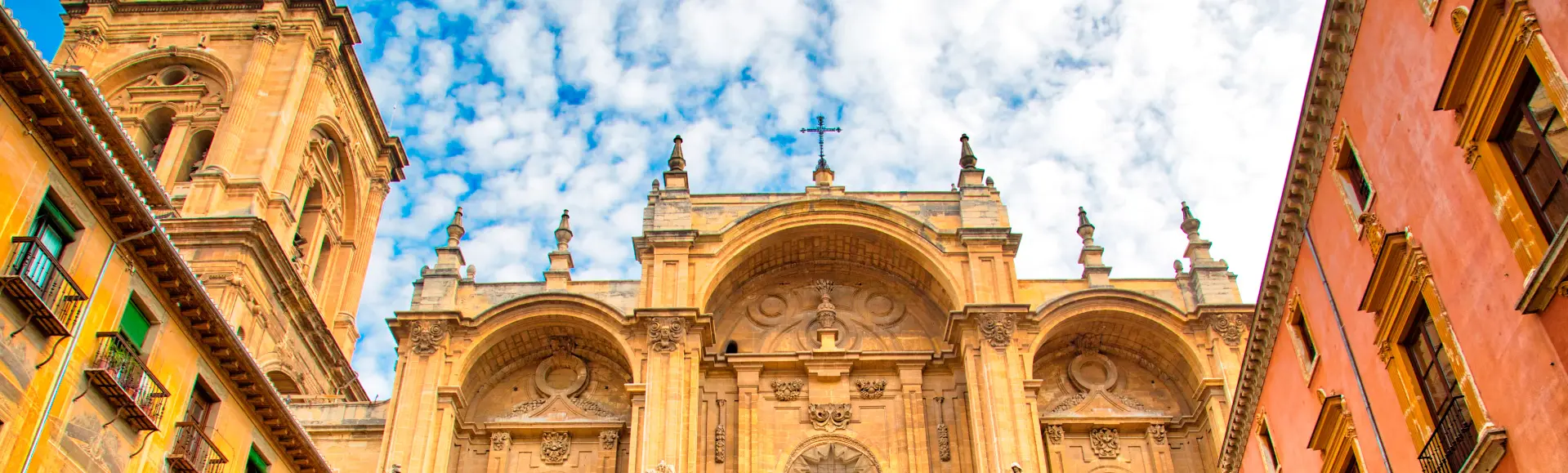 Vista Catedral de Granada - Visita Guiada a la Catedral, Capilla Real y centro histórico de Granada - Excursiones y Actividades en Granada - Buendía