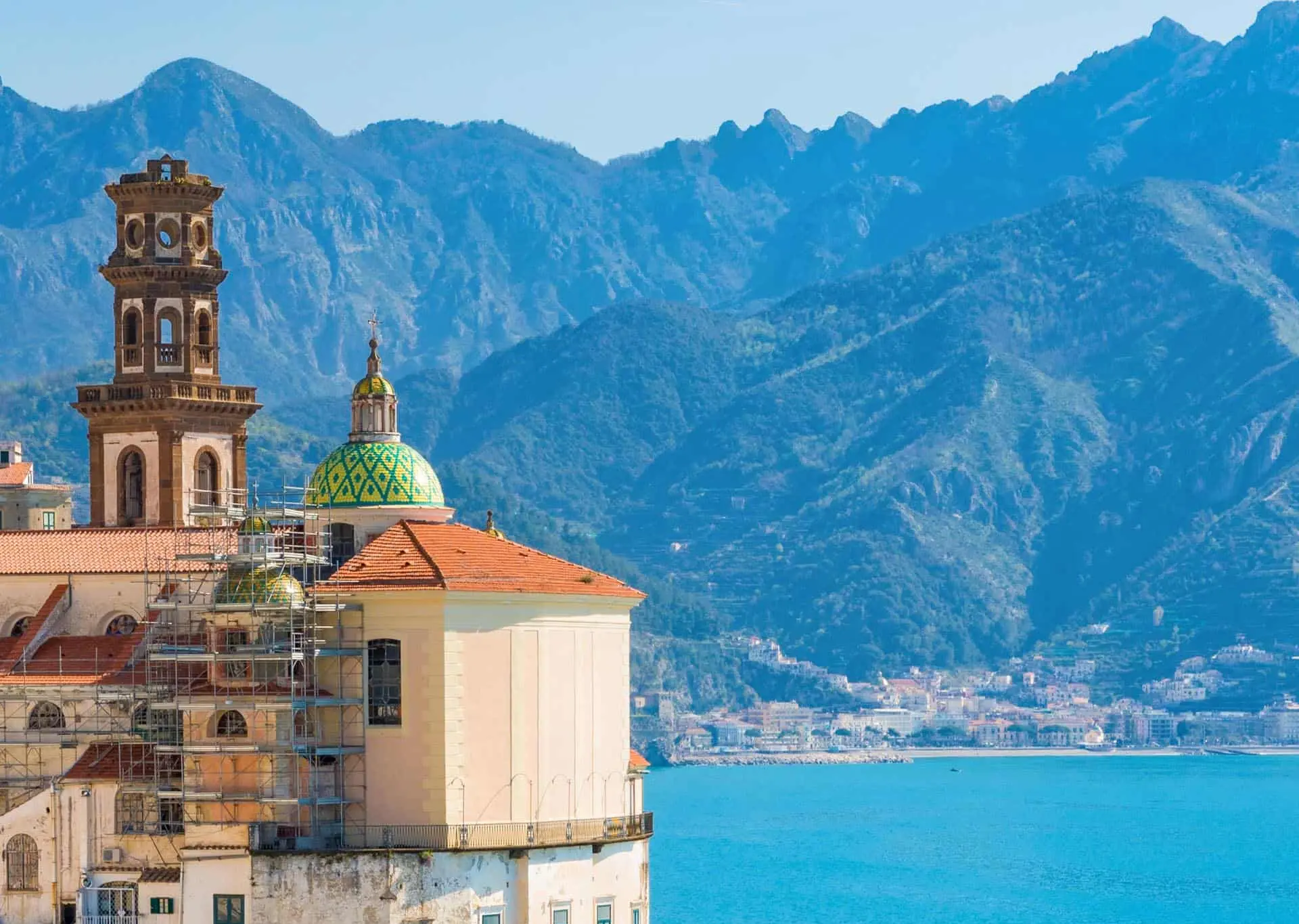 Ciudad de Atrani en la costa de Amalfi - Excursiones y Actividades en Italia-Buendia Tours