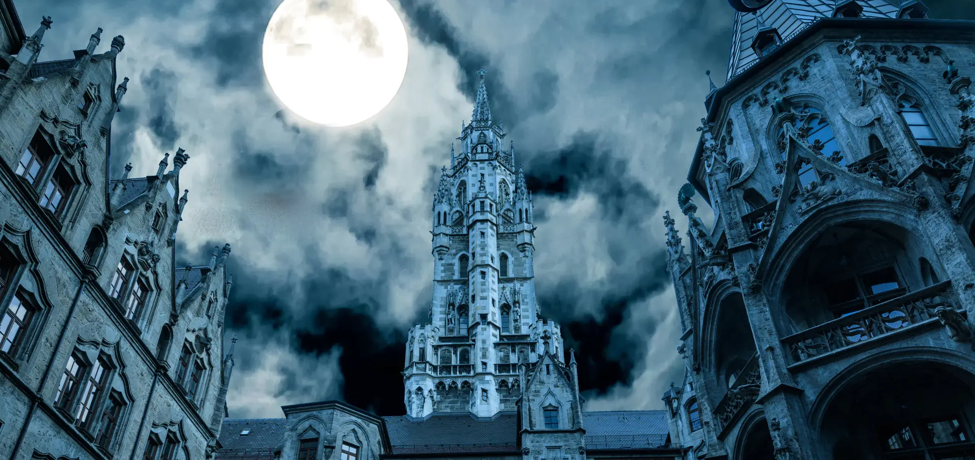 Marienplatz por la noche - Tour de las Leyendas de Múnich - Excursiones y Actividades en español en Múnich - Buendía