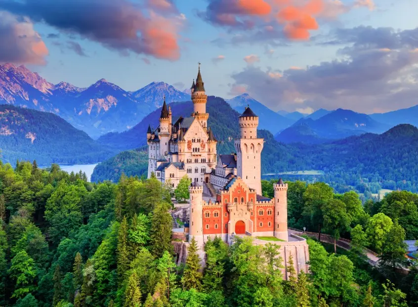 Castillo medieval Neuschwanstein de Alemania-Excursiones y vistas guiadas en Español- Buendía Tours