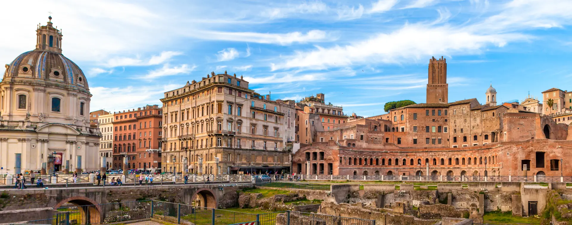 Vista panorámica de los Foros Imperiales en Roma  - Free tour Roma imperial - Actividades y excursiones Buendía Italia