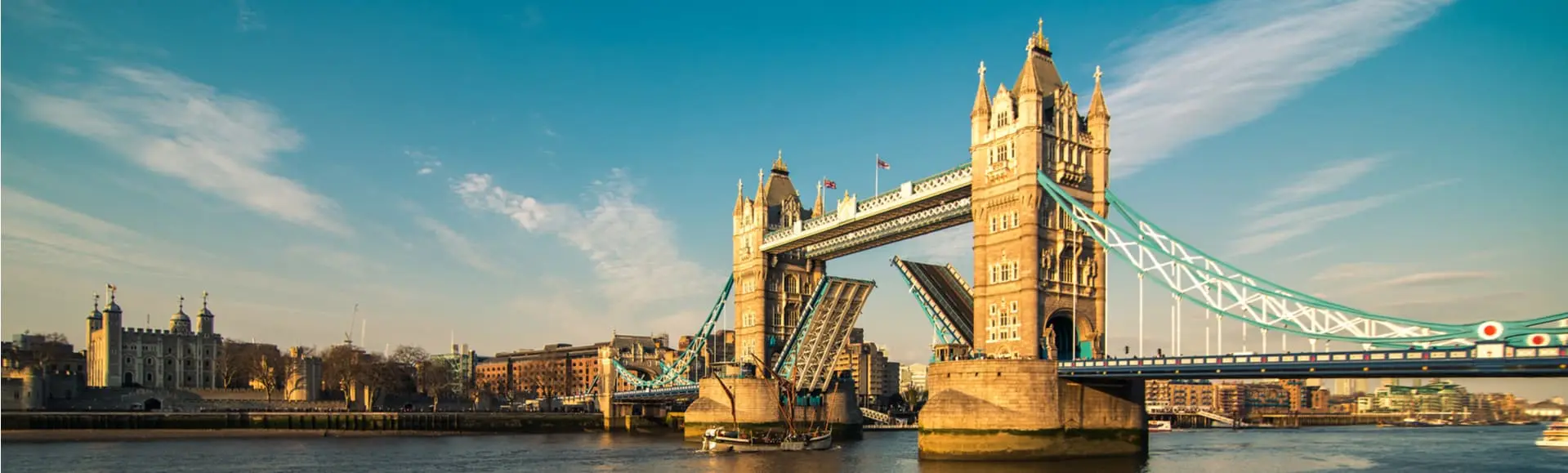 Panorámica del Tower Bridge de Londres- Entrada Tower Bridge Londres - Actividades, entradas y excursiones en Londres Buendía 