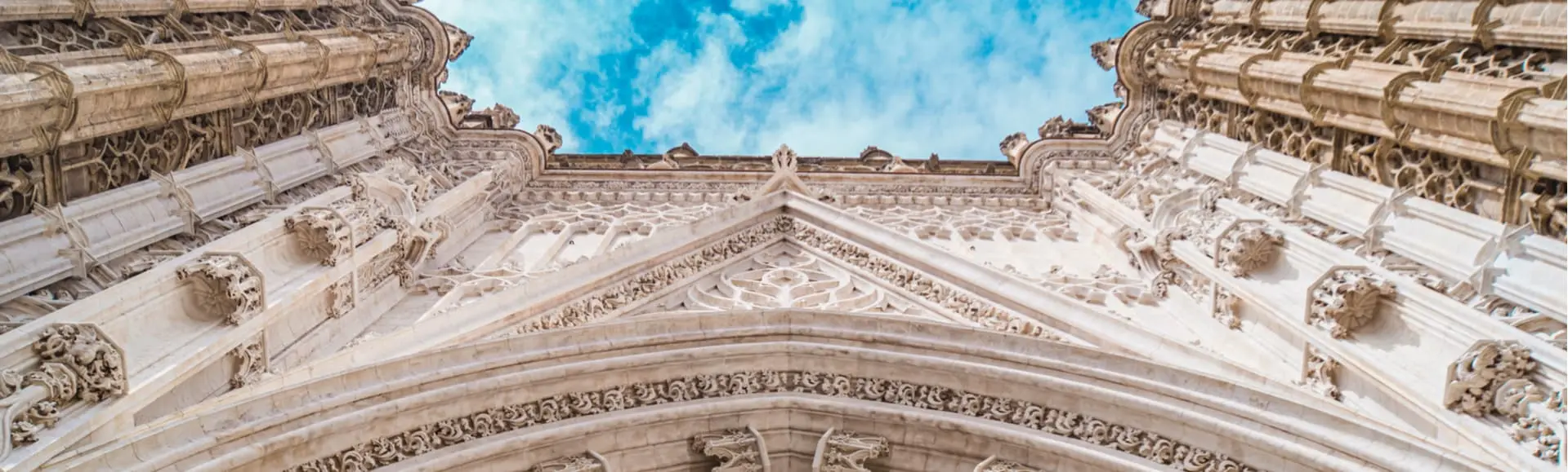 Pórtico de la entrada de la Catedral de Sevilla-Entradas a la Catedral de Sevilla-Actividades, entradas y excursiones en Sevilla Buendía 