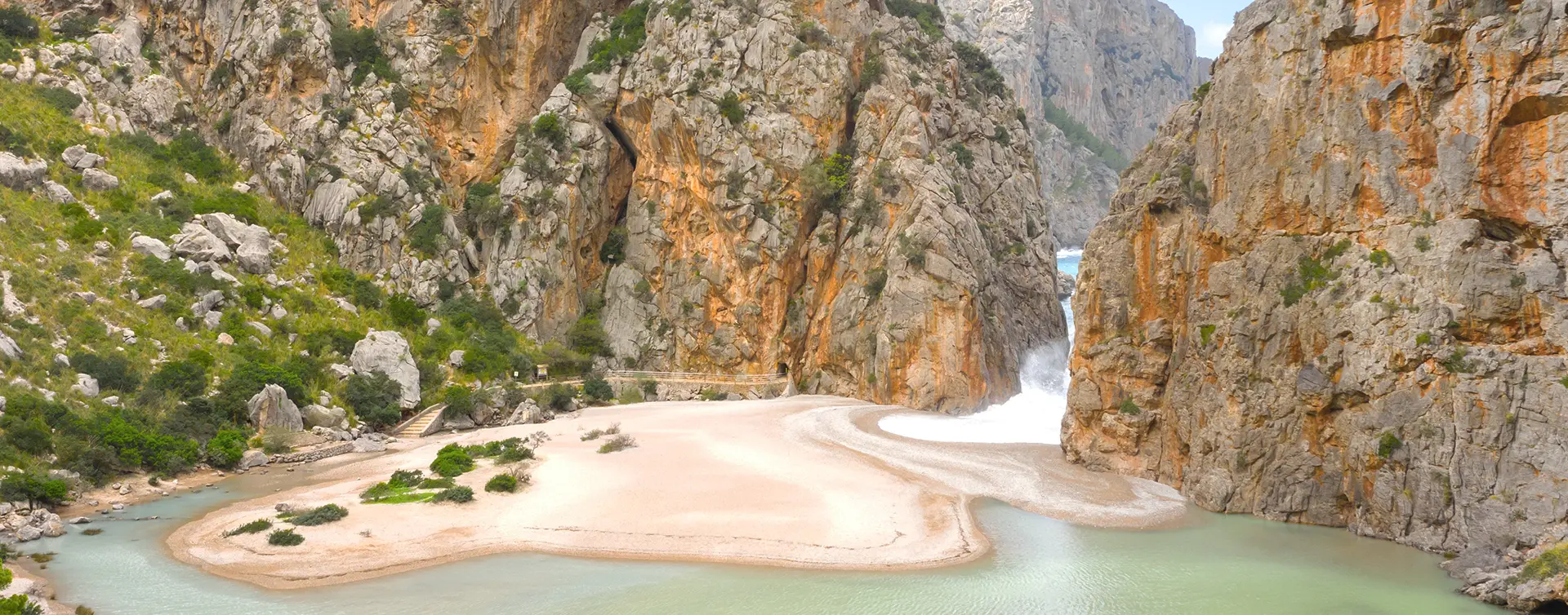 Torrent de Pareis -  Racons de Tramuntana: Valldemossa, Sa Calobra y barco a Puerto de Sóller - Actividades y Excursiones Buendía Tours Mallorca, Islas Baleares