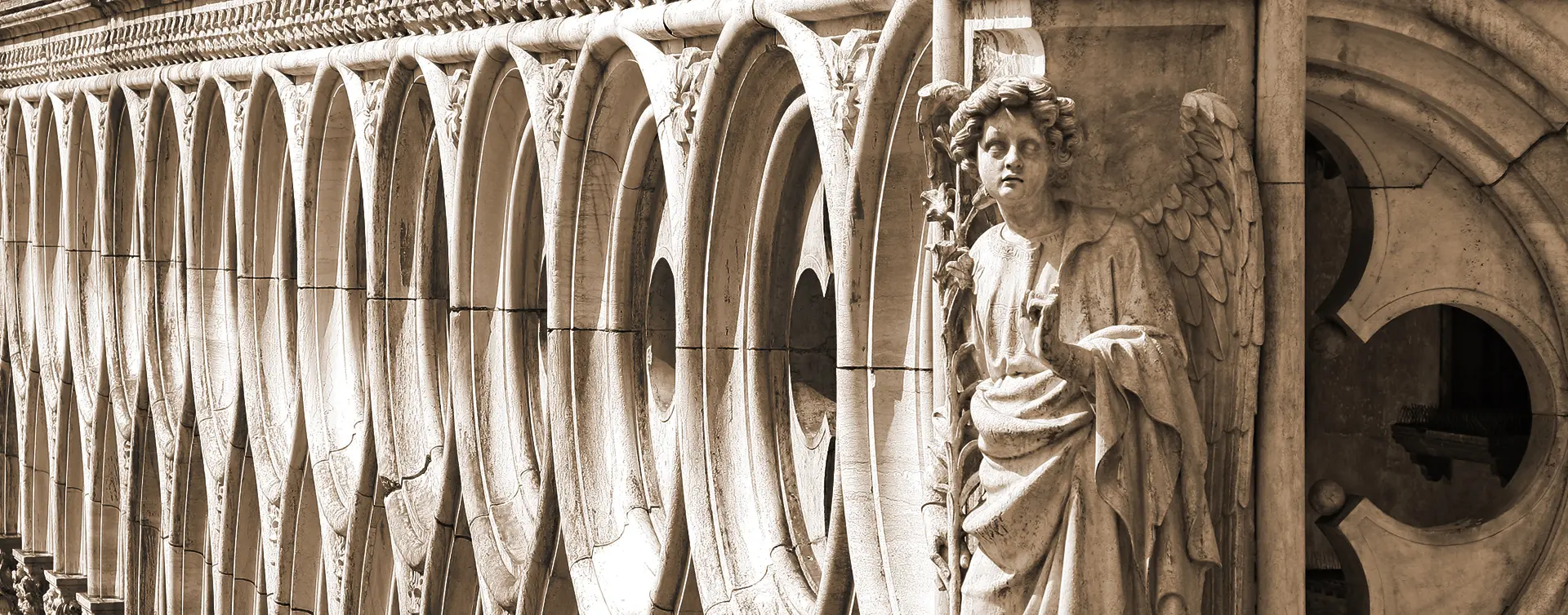 Details of the Doge's Palace in Venice - Visit Venice in one day, St.Mark's Basilica and Doge's Palace - Activties and Day Trisps in Venice Buendía Tours 