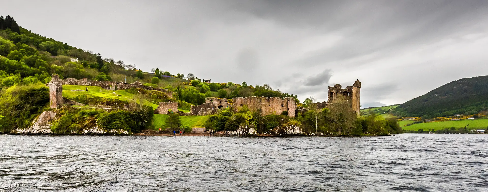 Fort Augustus en la orilla del Lago Ness - Excursión al Lago Ness, Valle de Glencoe y Tierras Altas desde Edimburgo - Tours y Visitas Guiadas Buendía Escocia