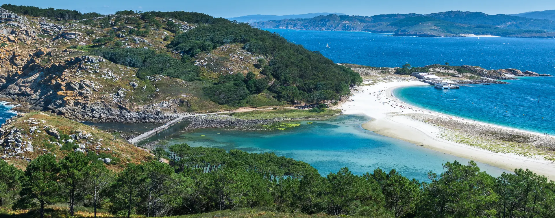 Islas Cíes - Excursión a las Rías Baixas con Crucero desde Santiago - Actividades y Visitas Guiadas Buendía Tours Galicia