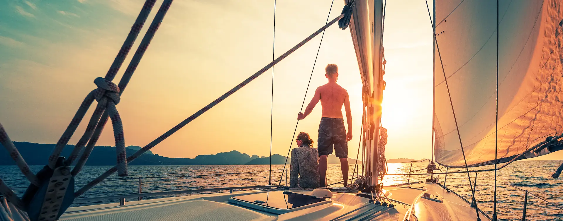 Excursión en Barco en Valencia - Paseo Catamarán a la Puesta de Sol - Actividades y Excursiones Buendía Comunidad Valenciana 