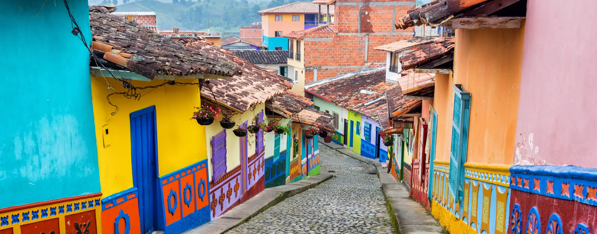 Calles coloridas en Colombia - Excursiones, actividades guiadas, Free tours Buendía Colombia