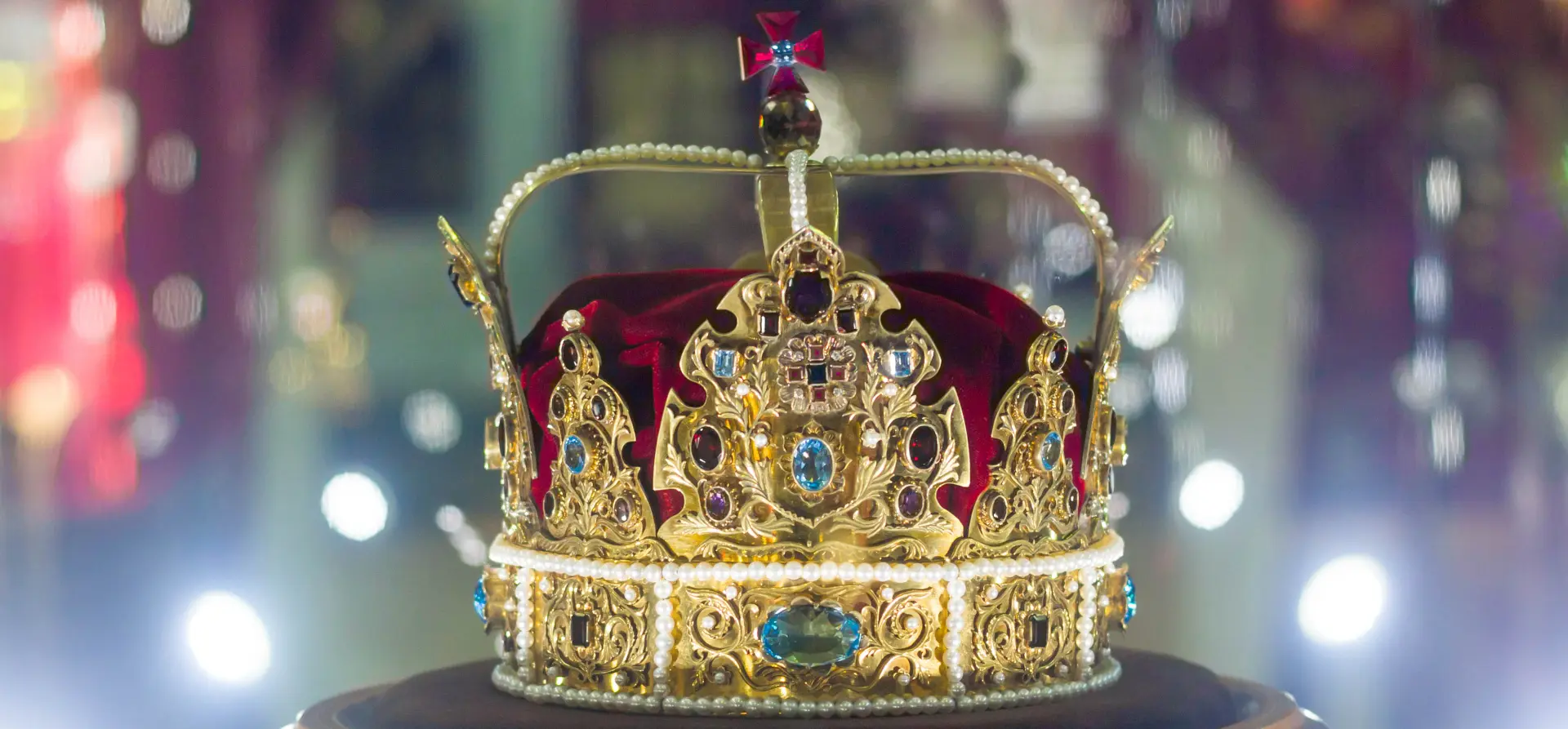 Corona real - Entradas para Queen's Gallery en el Palacio de Buckingham - Actividades y Excursiones en Londres - Buendía 