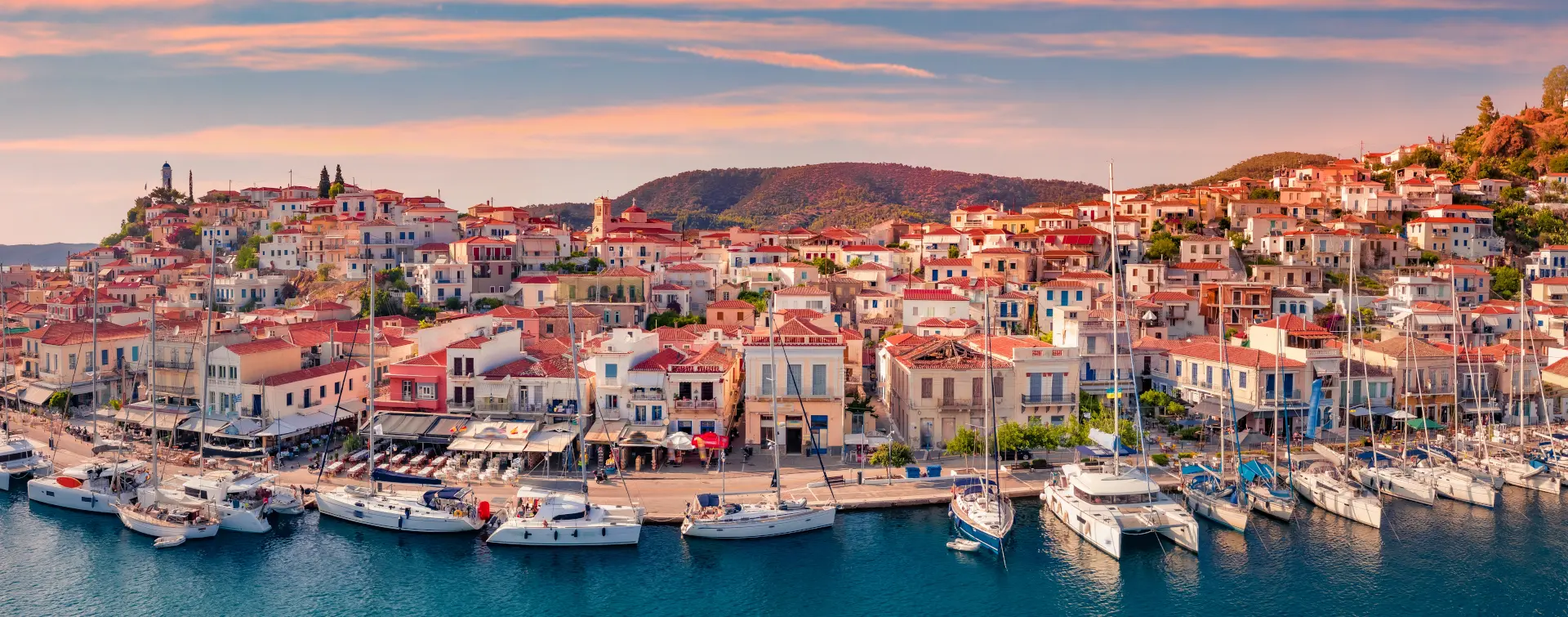 Puerto de la isla griega de Poros - Crucero a Poros, Hidra y Egina - Excursiones y Visitas guiadas Buendía Tours Grecia