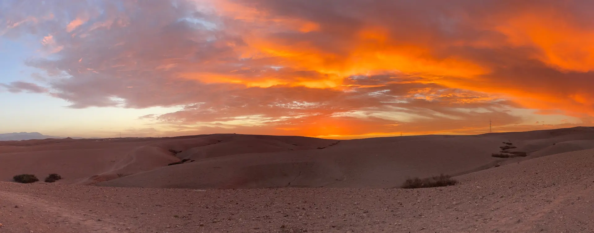 Cena y paseo en Dromedario en el desierto de Agafay - Excursiones y Visitas guiadas en español Buendía Marruecos