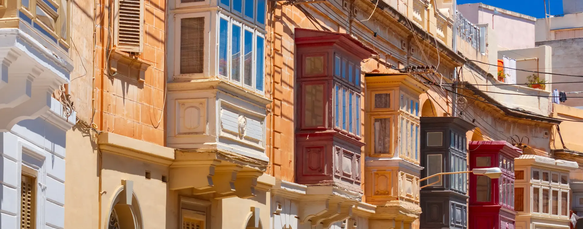 Tradicionales balcones en Sliema, Malta - Excursiones, Visitas guiadas, Actividades, Buendía Tours Malta
