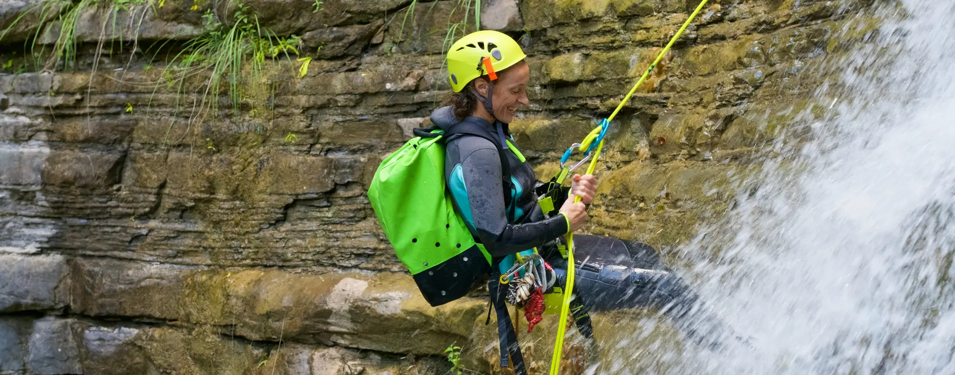 Barranco Llano frio en el parque rural de Anaga - Barranquismo iniciación - Actividades y Experiencias en Tenerife, Buendía Islas Canarias