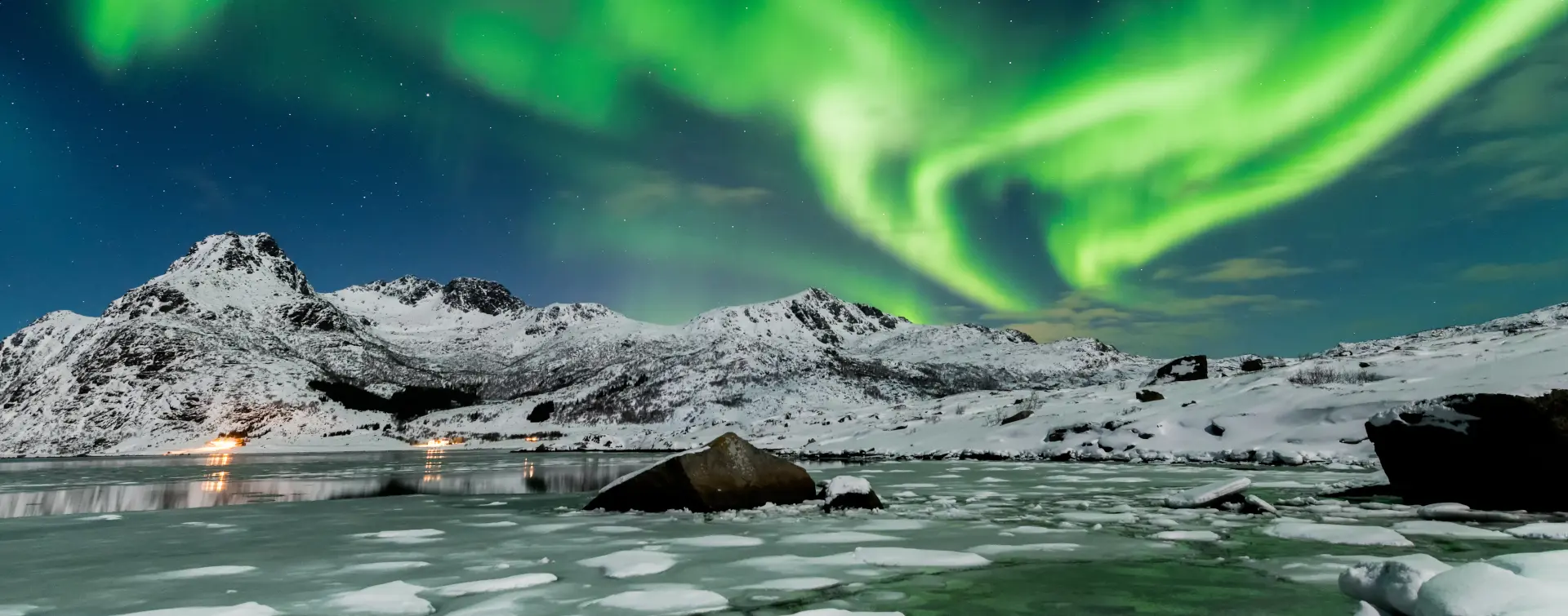 Flotación en un Lago Helado bajo las Auroras Boreales - Excursiones y Visitas guiadas en español Buendía Laponia, Finlandia