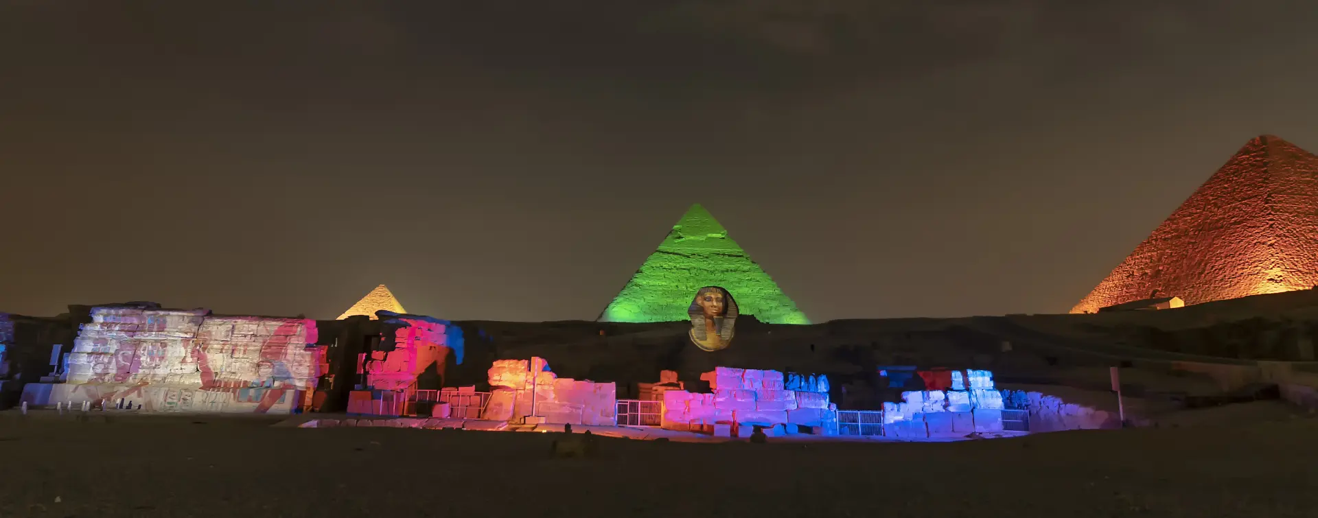 Cena y espectáculo nocturno en las Pirámides de Guiza - Visita guiadas y Excursiones Buendía Egipto