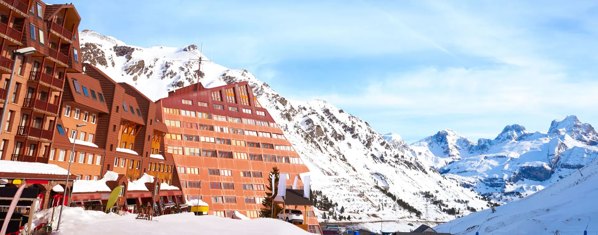 Estación de Esquí de Astún - Actividades de ocio, Experiencias al aire libre y Turismo activo Buendía Aragón 