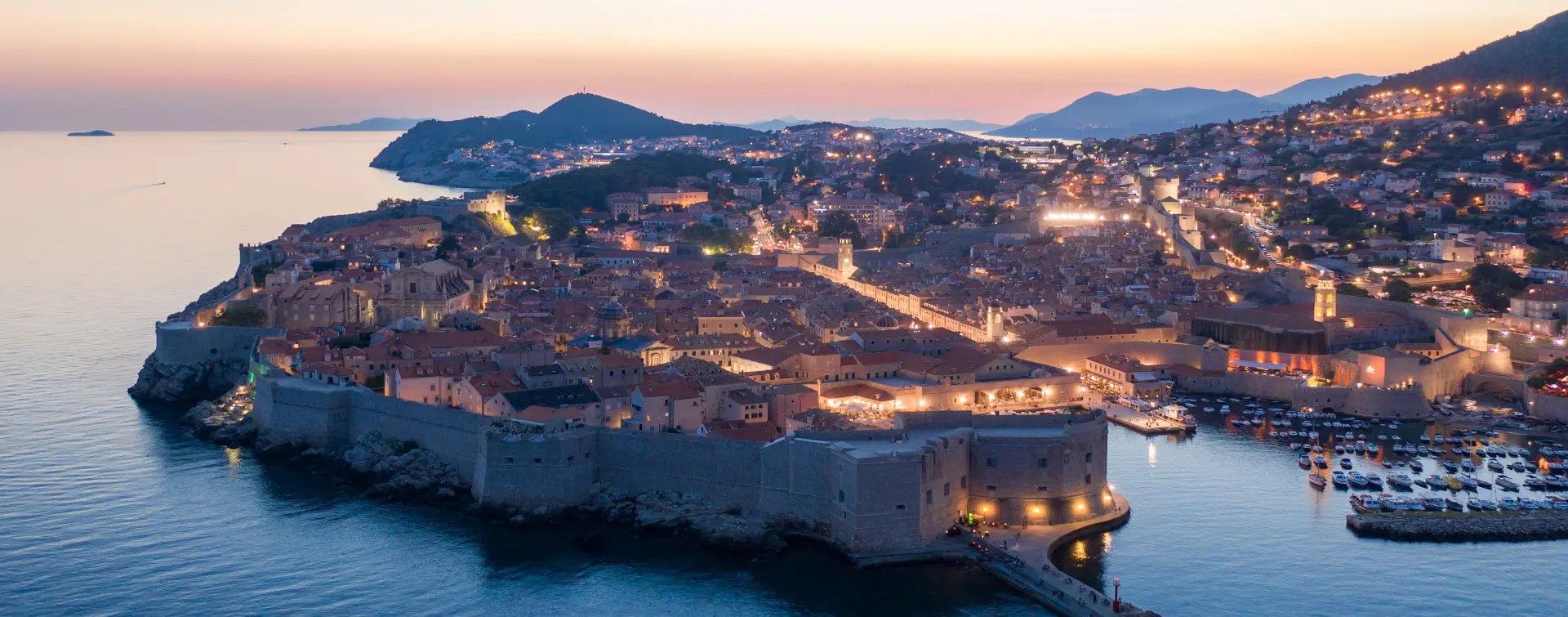 Travesía Nocturna del Puerto Viejo al Puerto Nuevo