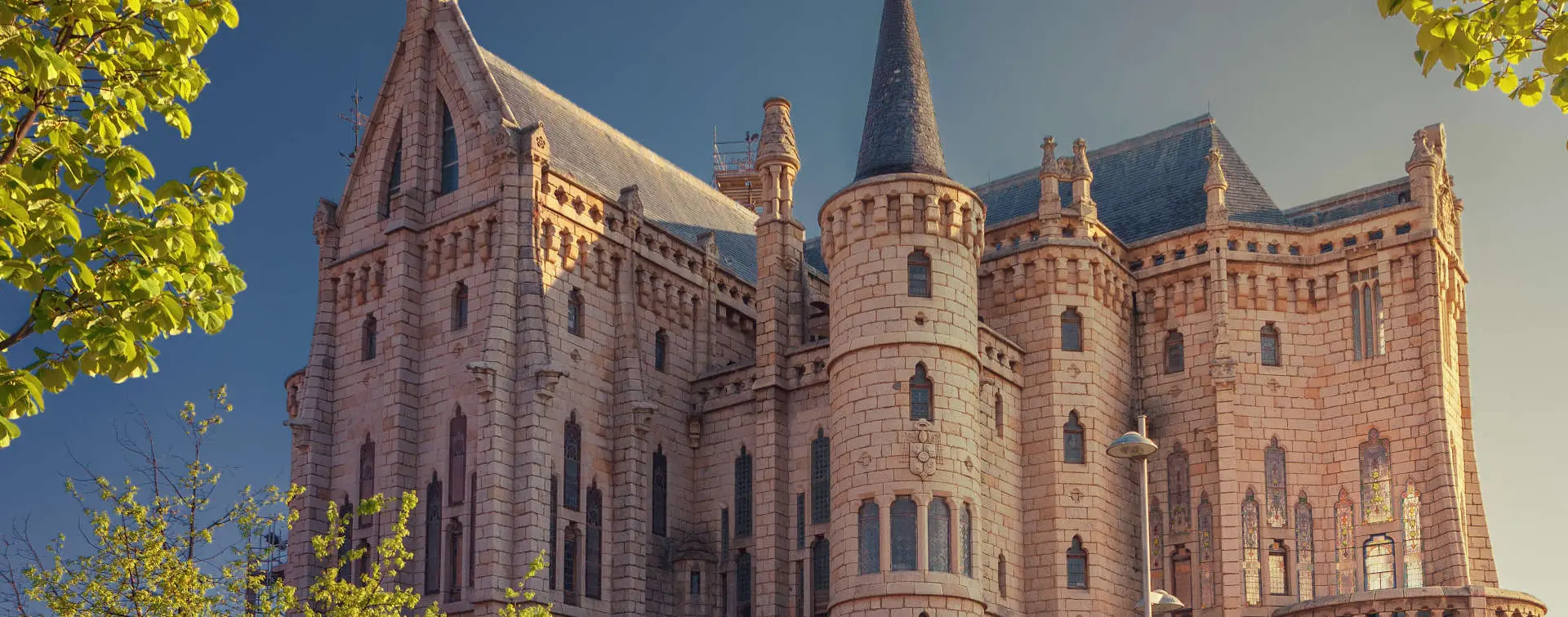 Visita guiada por el Palacio Episcopal de Astorga