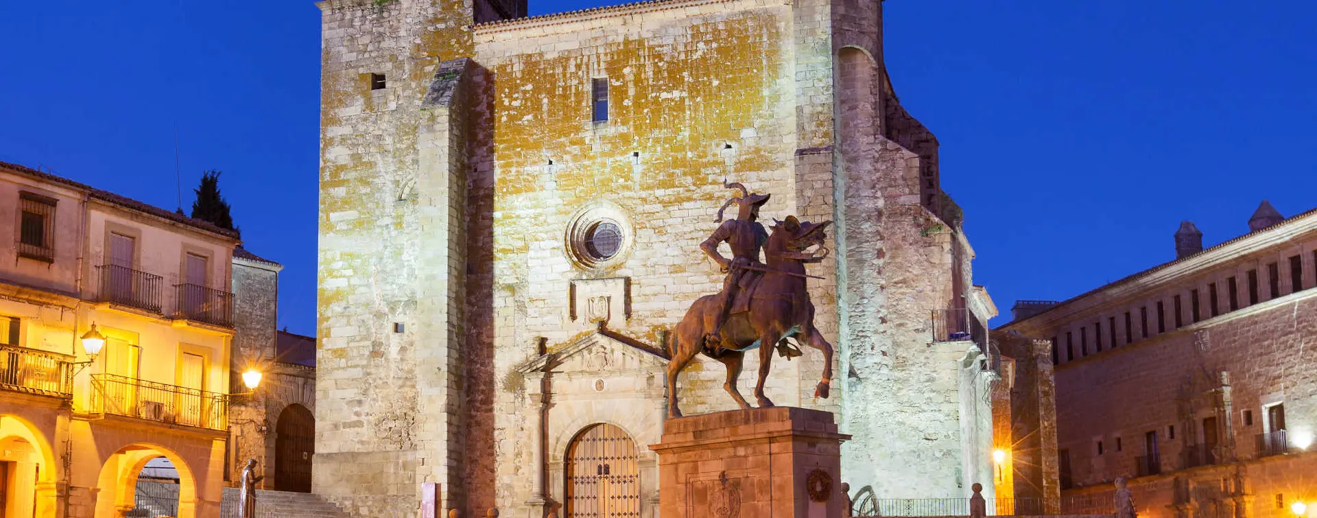 Tour nocturno por Trujillo