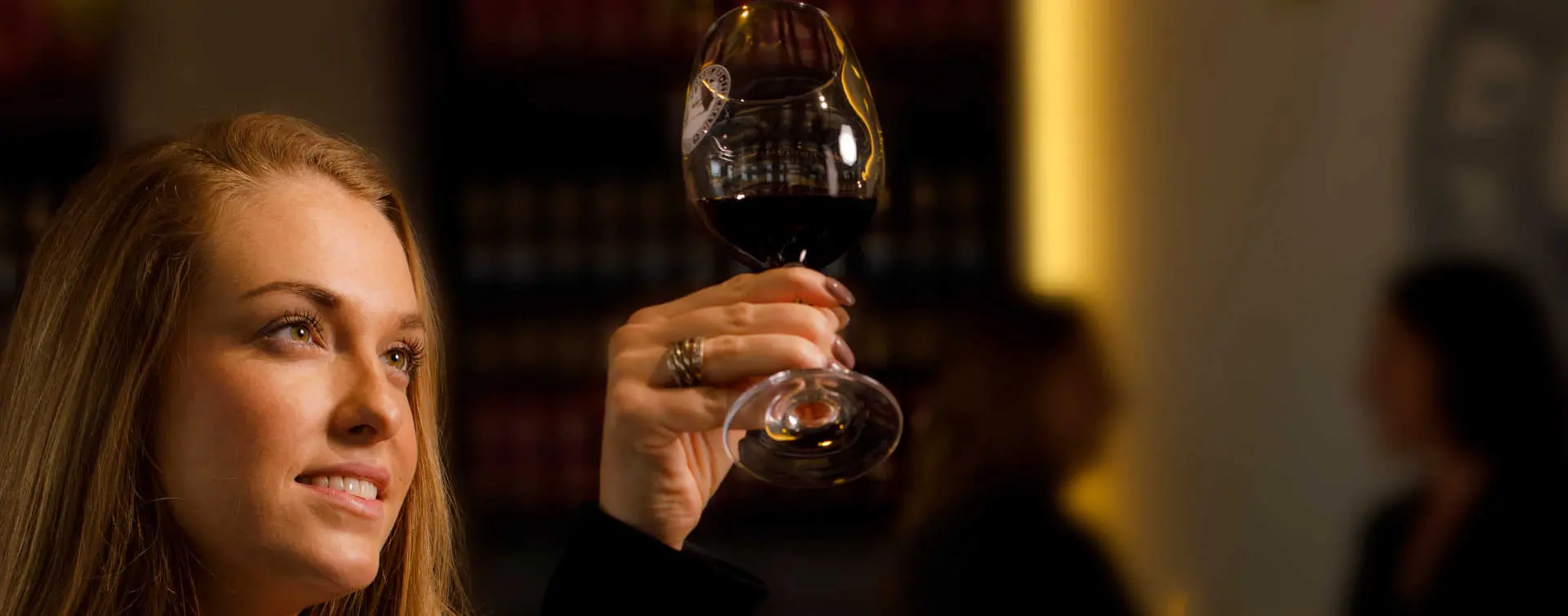 Visita guiada y cata de vinos en Bodegas Vi Rei