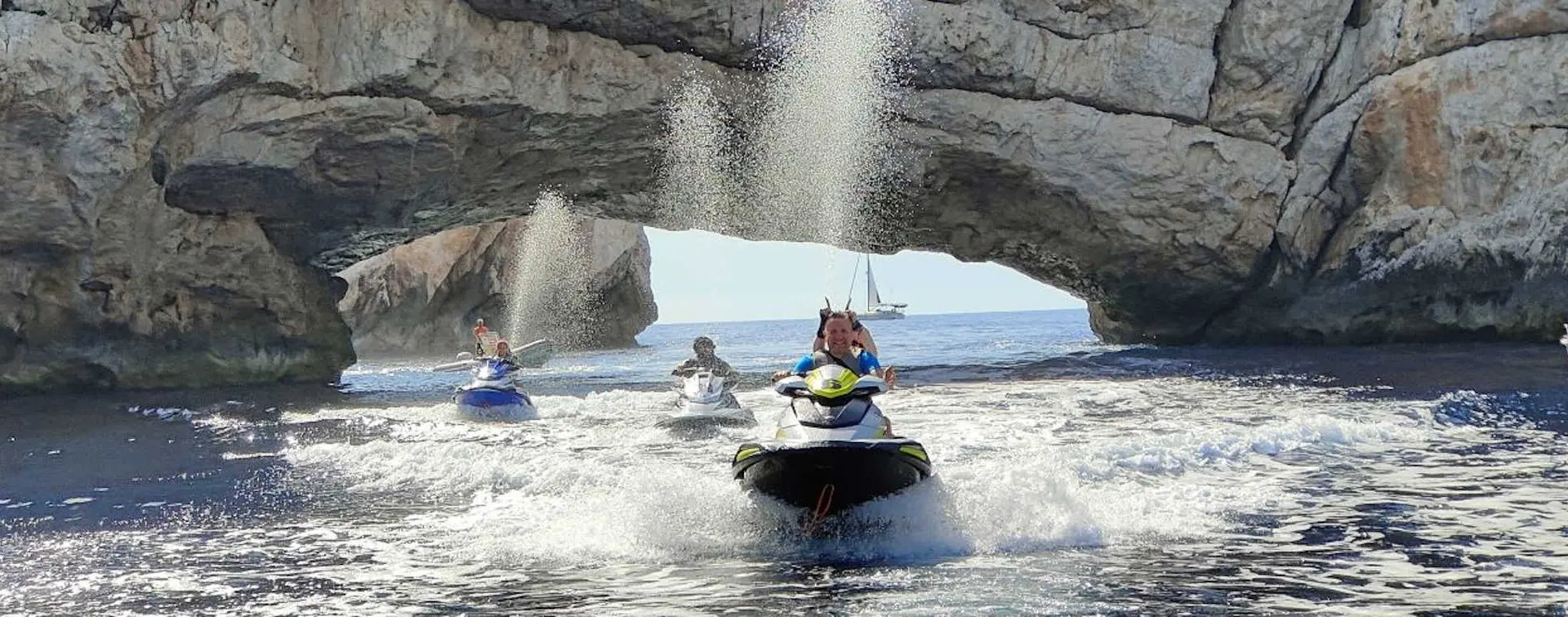 Excursión en moto de agua a Islas Margaritas