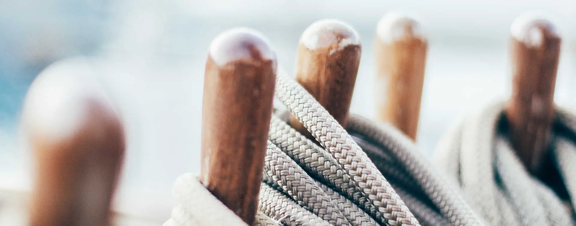 Paseo en catamarán con comida