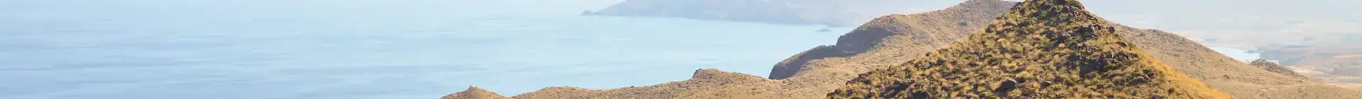Vistas espectaculares del mar desde el mirador de La Amatista en Cabo de Gata