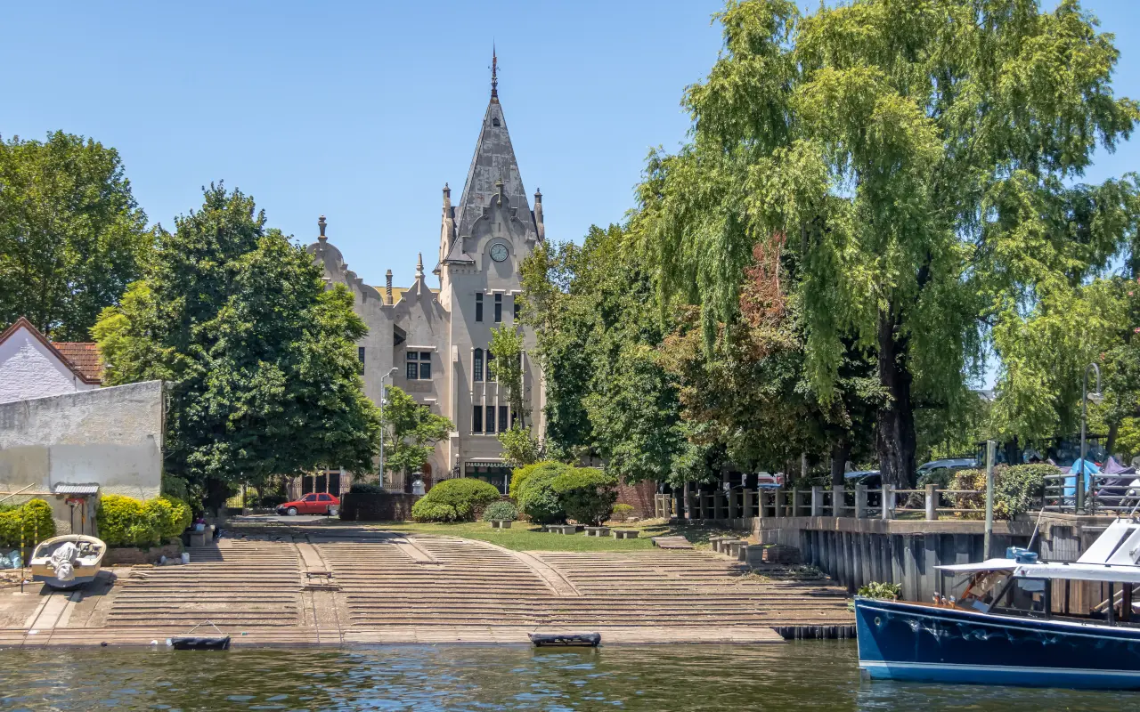 Este paseo en barco por el delta del Tigre te mostrará las maravillas naturales de la región.